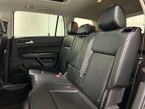 Used 2018 Volkswagen Atlas SEL w/ R-Line Package AWD/4WD image 29