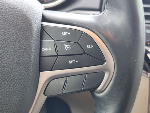 Used 2020 Jeep Grand Cherokee Limited image 29