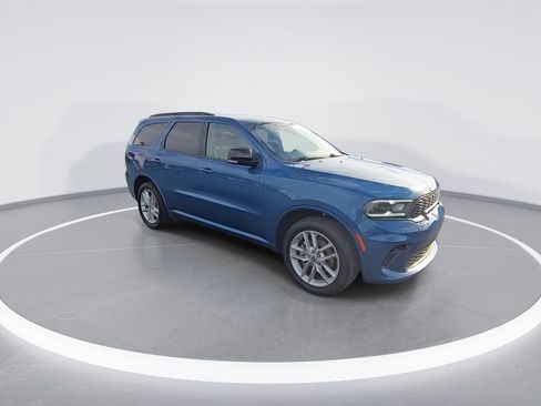 Used 2024 Dodge Durango GT image 2