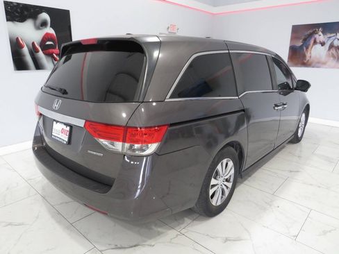 Used 2016 Honda Odyssey SE image 3