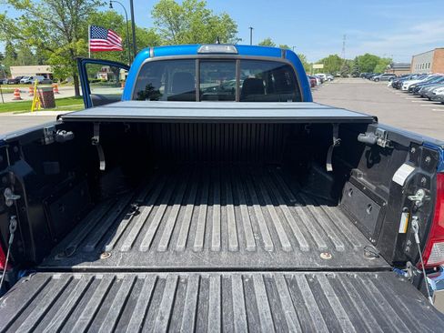 Used 2016 Toyota Tacoma SR5 AWD/4WD image 14
