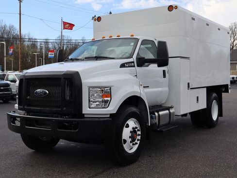 New 2027 Ford F750 2WD Regular Cab Super Duty image 15