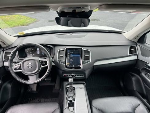 Used 2022 Volvo XC90 T5 Momentum w/ Climate Package AWD/4WD image 21