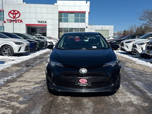 Used 2017 Toyota Corolla LE image 2