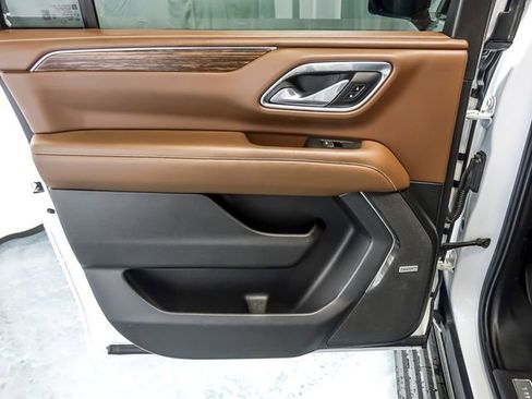 Certified 2022 Chevrolet Suburban High Country w/ Premium Package AWD/4WD image 33