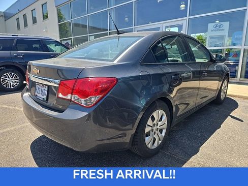 Used 2013 Chevrolet Cruze LS FWD image 3