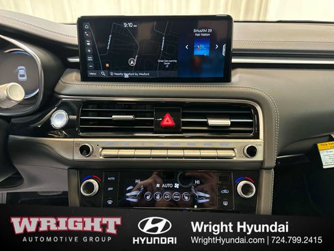 Used 2025 Genesis G70 2.5T AWD/4WD image 25