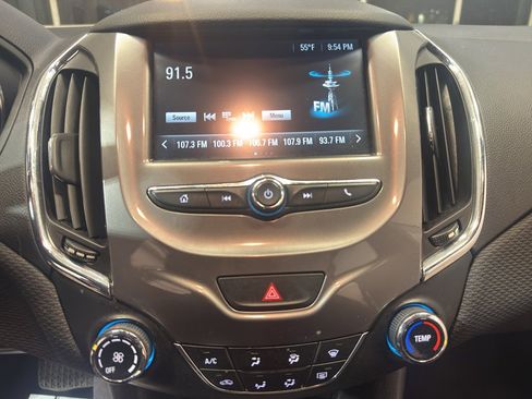 Used 2017 Chevrolet Cruze LT w/ RS Package image 17