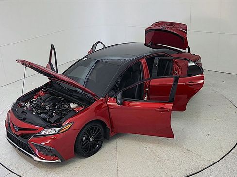 Used 2021 Toyota Camry XSE w/ Cold Weather Package FWD image 45