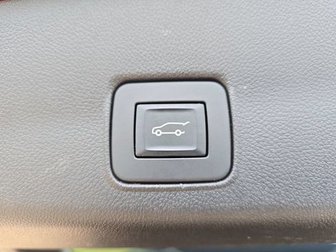 Used 2022 Chevrolet TrailBlazer RS w/ Sun and Liftgate Package FWD image 12
