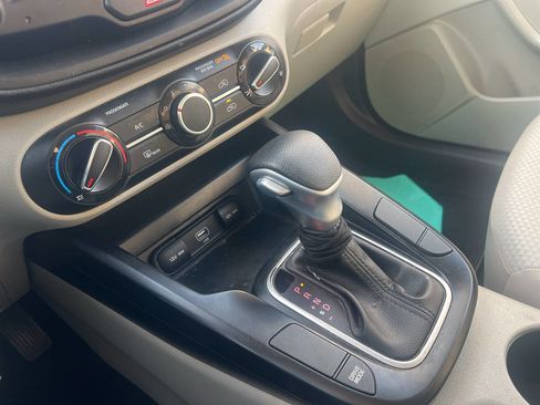 Used 2020 Kia Soul LX image 25