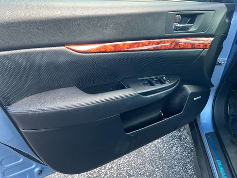 Used 2012 Subaru Outback 2.5i Limited AWD/4WD image 4