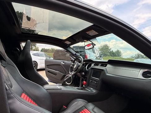 Used 2011 Ford Mustang Shelby GT500 w/ SVT Performance Pkg RWD image 19