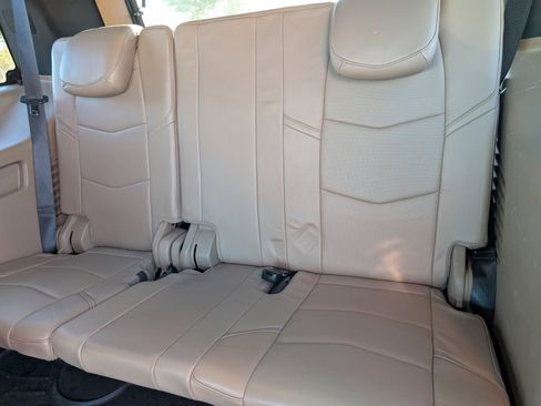 Used 2018 Cadillac Escalade Platinum image 8