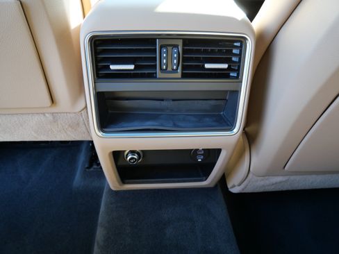 Used 2023 Porsche Cayenne AWD/4WD image 17