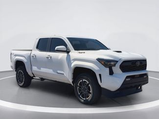 Used 2025 Toyota Tacoma TRD Sport w/ TRD Sport Upgrade Package AWD/4WD video 2