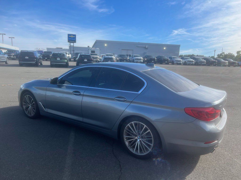 Used 2019 BMW 530i xDrive w/ Luxury Package AWD/4WD image 2