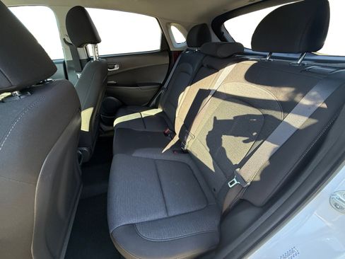 Used 2023 Hyundai Kona SE image 16