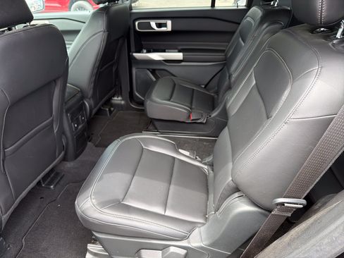 Used 2023 Ford Explorer XLT w/ Equipment Group 202A AWD/4WD image 24