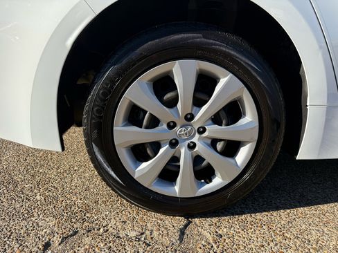 Used 2024 Toyota Corolla LE image 6