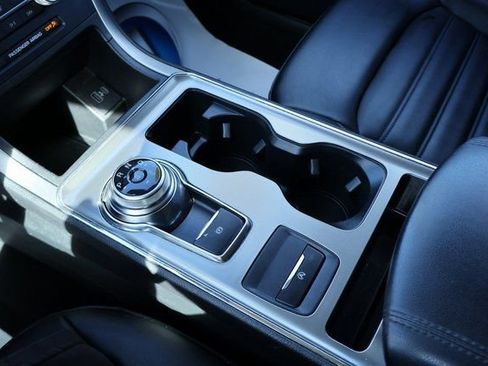 Used 2022 Ford Edge SEL image 16