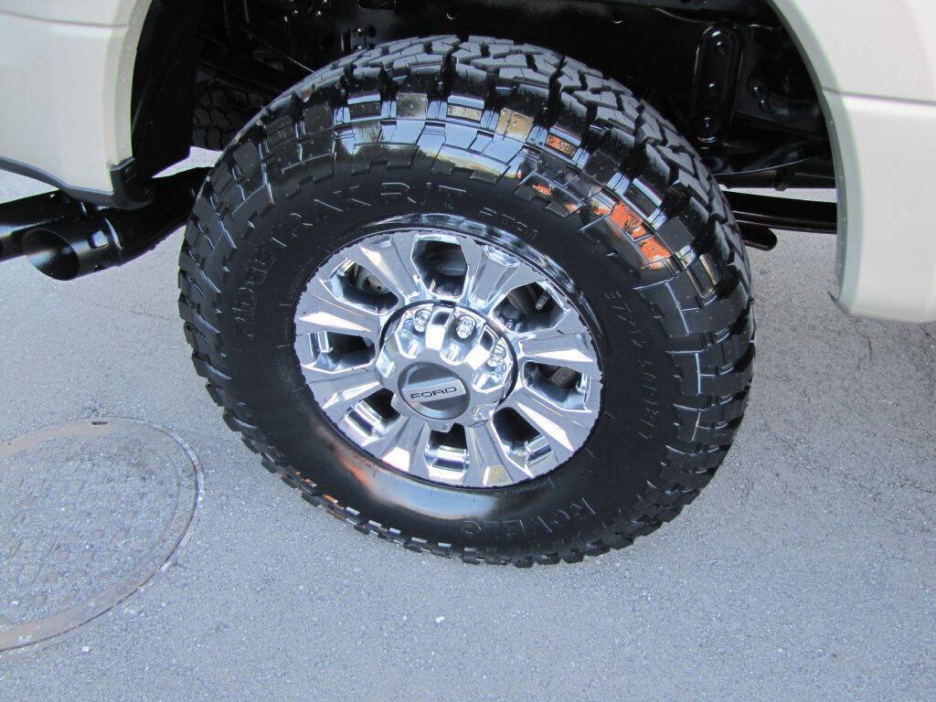 Used 2018 Ford F250 XLT w/ XLT Premium Package AWD/4WD image 26
