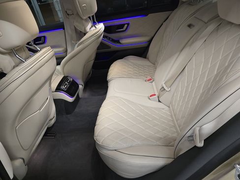 Used 2023 Mercedes-Benz S 580 S 580 image 32