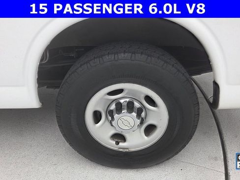 Used 2018 Chevrolet Express 3500 LT w/ LT Preferred Equipment Group image 18