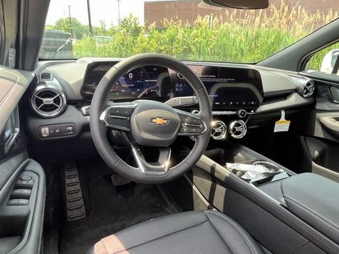 New 2025 Chevrolet Blazer EV LT image 25