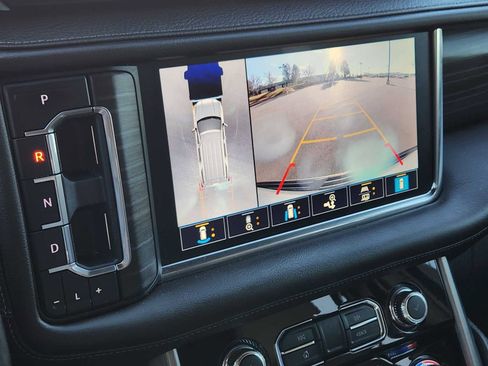 Used 2021 GMC Yukon Denali w/ Denali Premium Package image 25