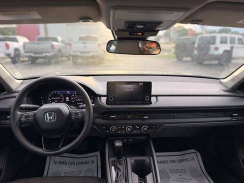 Used 2025 Honda Accord SE image 17