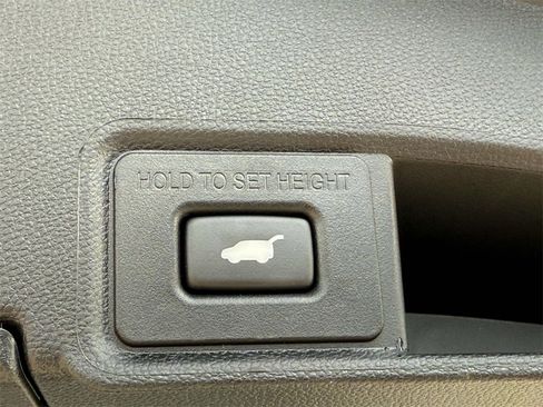 Certified 2025 Acura RDX w/ Technology Package image 9