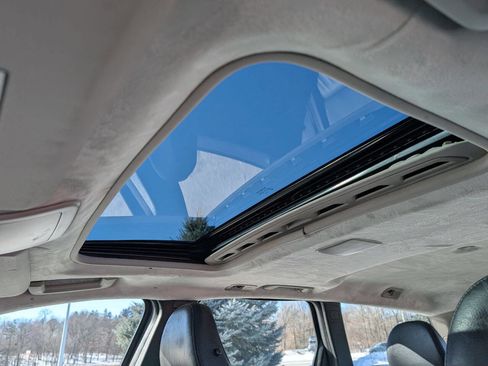 Used 2005 Volvo V50 T5 image 16