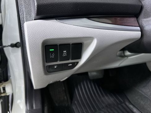 Used 2015 Acura TLX w/ Technology Package FWD image 18