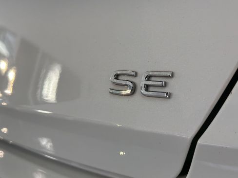 Used 2022 Volkswagen Jetta SE FWD image 32