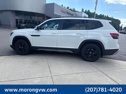 Used 2024 Volkswagen Atlas Peak Edition SE AWD/4WD image 9