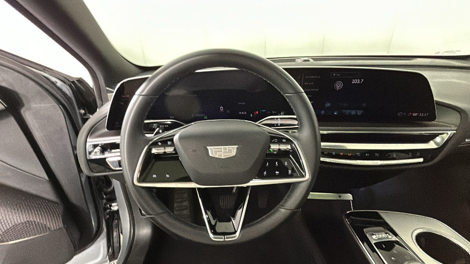 Used 2024 Cadillac Lyriq Tech AWD/4WD image 18