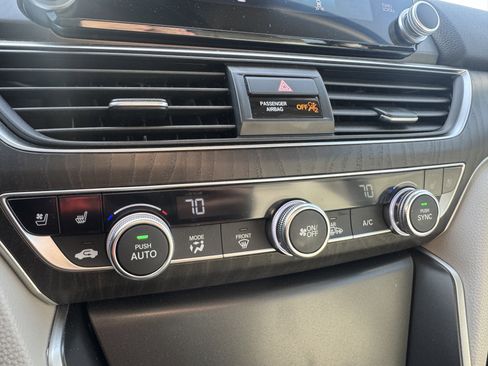 Used 2018 Honda Accord Touring image 28