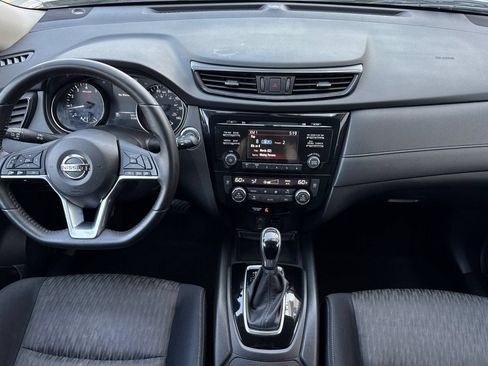 Used 2017 Nissan Rogue SV FWD image 13