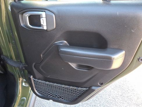 Used 2023 Jeep Wrangler Willys image 13