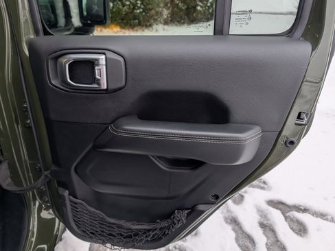 Used 2021 Jeep Wrangler Unlimited Sahara image 32