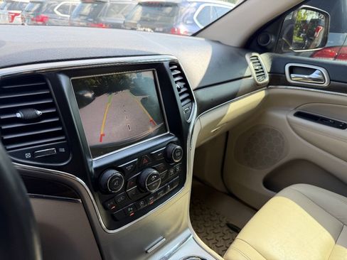 Used 2016 Jeep Grand Cherokee Limited AWD/4WD image 20