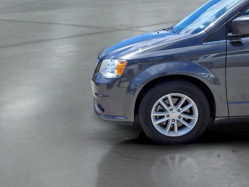 Used 2020 Dodge Grand Caravan SXT FWD image 23