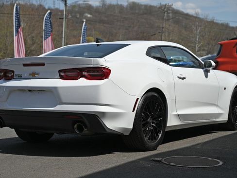 Used 2022 Chevrolet Camaro LT w/ Technology Package RWD image 5