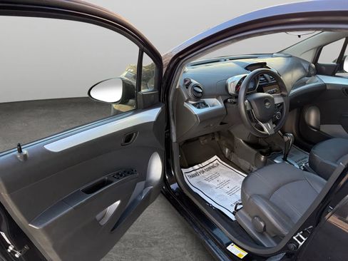Used 2014 Chevrolet Spark LT image 9