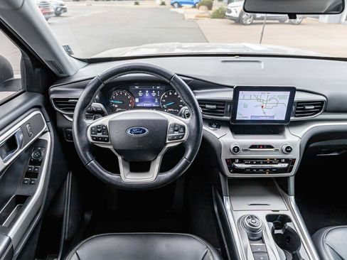 Used 2021 Ford Explorer XLT w/ Equipment Group 202A image 11
