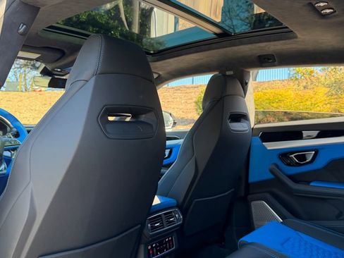 Used 2022 Lamborghini Urus image 23
