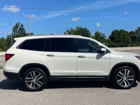 Used 2017 Honda Pilot Elite image 4
