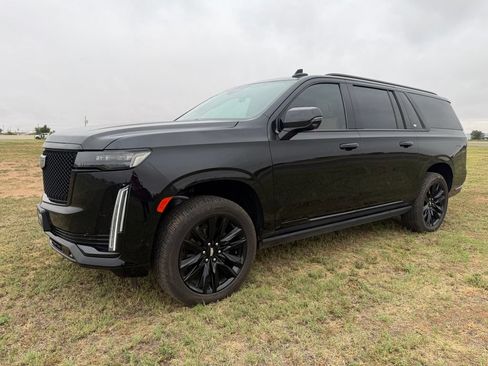 Used 2021 Cadillac Escalade ESV Sport w/ Driver Assist Tech Package AWD/4WD image 4
