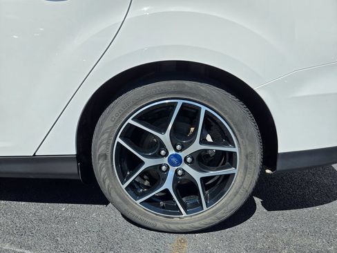 Used 2017 Ford Focus SEL FWD image 9